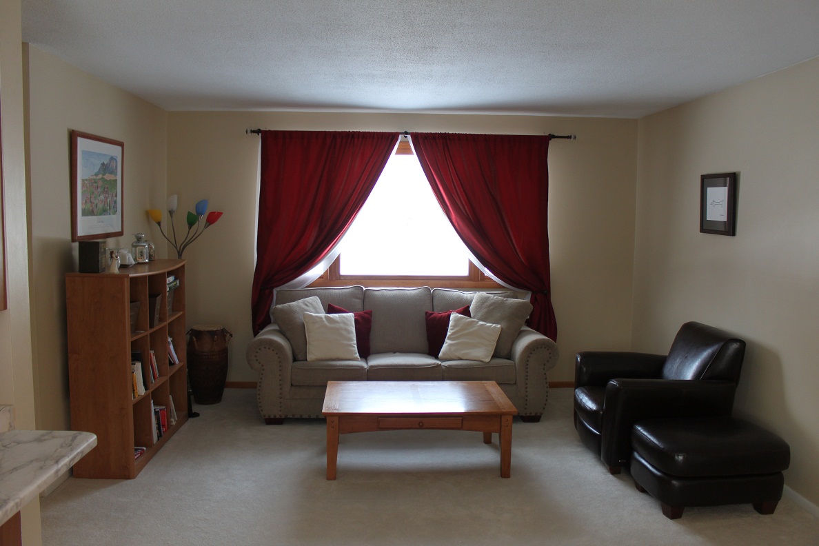 Dining Room - Click to zoom