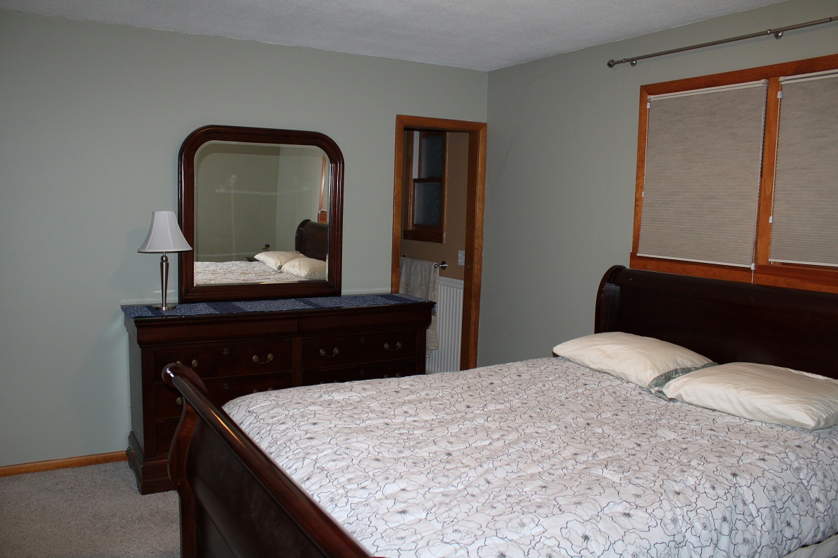 Mater Bedroom - Click to zoom
